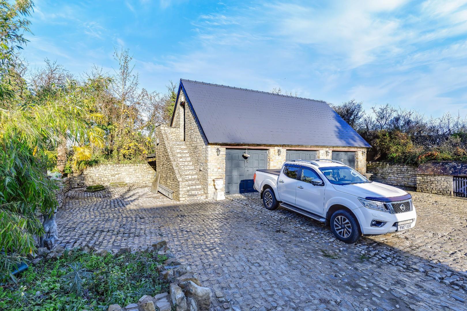 Ty Uchaf, Moulton, Nr Llancarfan, Vale of Glamorgan, CF62 3AB